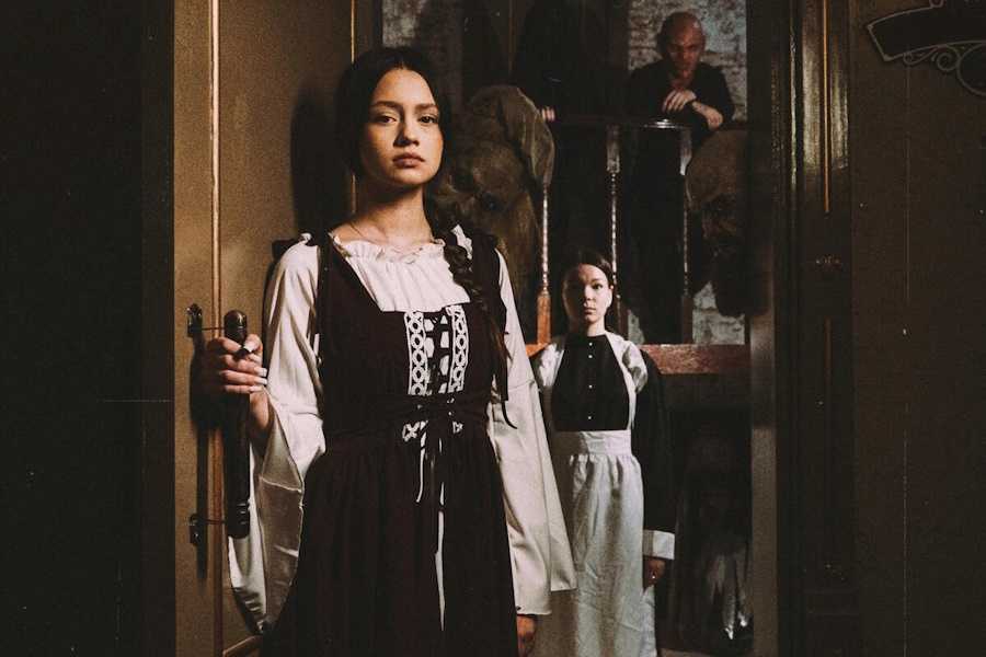 Квест в реальности Проклятый особняк от компании Квест-проект "Fest" (Набережные Челны) Квест в реальности Проклятый особняк от компании Квест-проект "Fest" (Набережные Челны)